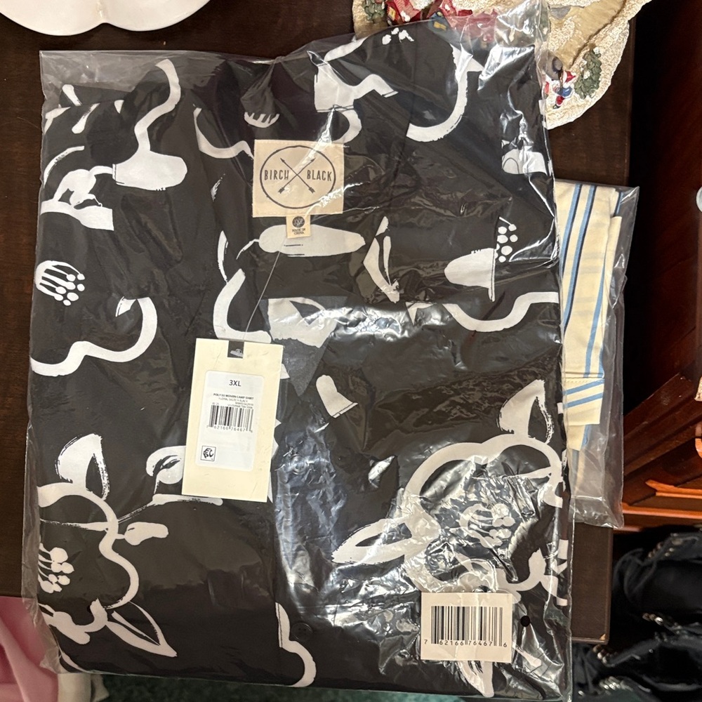Men's Black and White Casual Button Down Shirt